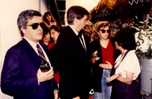 20 - Com Jorge Lemos Peixoto, no mercado do Bolhão, no decurso da reportagem do  falso ministro  (1991)